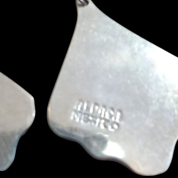 Vintage Mexican Alpaca Silver Inlaid Crushed Turquoise Dangling Fan Earrings - Picture 2 of 3